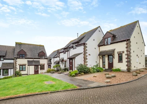 The Nutshell is an idyllic cosy cottage nestled just a stone's throw from the Camel Trail