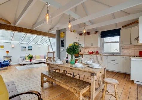 The kitchen & dining area at The Old Bakery Flat, St Ives