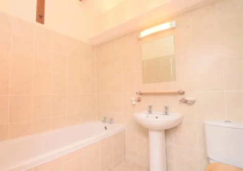 The bathroom at The Old Cart House, Lanivet