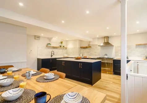 The kitchen & dining area at The Old Dairy, Fowey