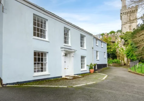 The Old Library is a majestic & elegant town-centre property with a fabulous choice of amenities on the doorstep