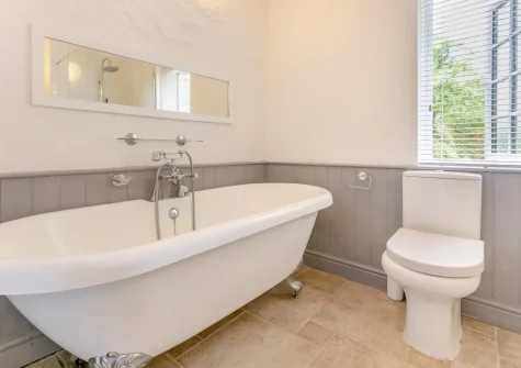 The bathroom at The Old Mill Cottage, Advent