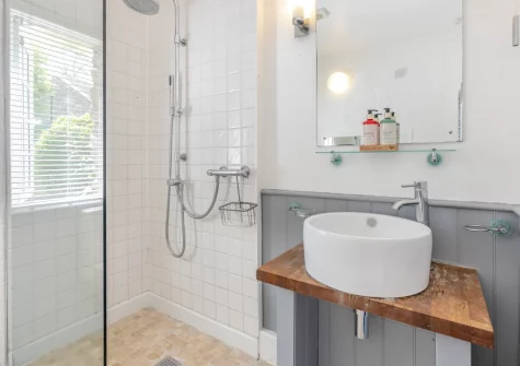 The bathroom at The Old Mill Cottage, Advent