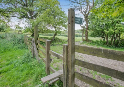 The Old Mill Cottage is nestled in the picturesque Camel Valley with renowned walking, cycling, scenery and footpaths accessed from the doorstep