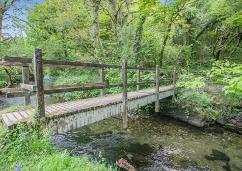 The Old Mill Cottage is nestled in the picturesque Camel Valley with renowned walking, cycling, scenery and footpaths accessed from the doorstep