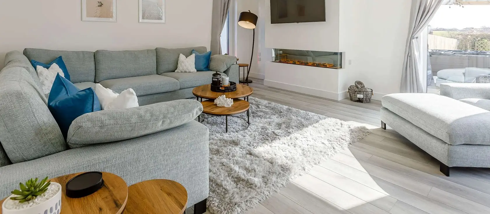 The Old Paddock, Bridgerule is a luxurious contemporary holiday home with four bedrooms, stylish interiors, and a private hot tub. It's perfectly positioned on the Devon/Cornwall border, offering easy access to stunning beaches and attractions.