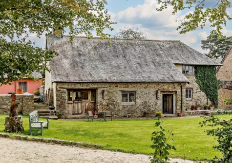 The barbecue, bisto table alfresco dining & garden at The Old Stables at Stafford Barton, Dolton