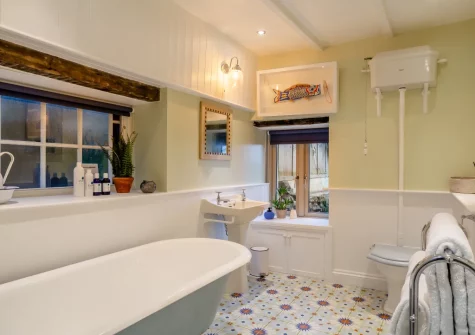 The bathroom at The Old Workshop, Newlyn