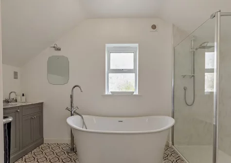 Bedroom #1 en-suite bathroom at The Olde Chapel, Bickington