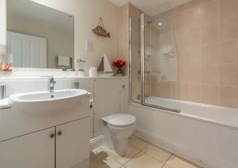 The bathroom at The Oystercatcher, Lelant