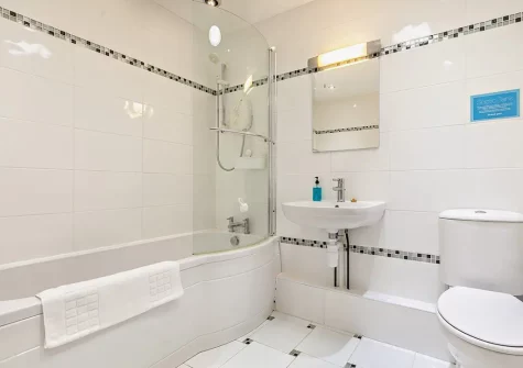 The bathroom at The Palms, Newquay