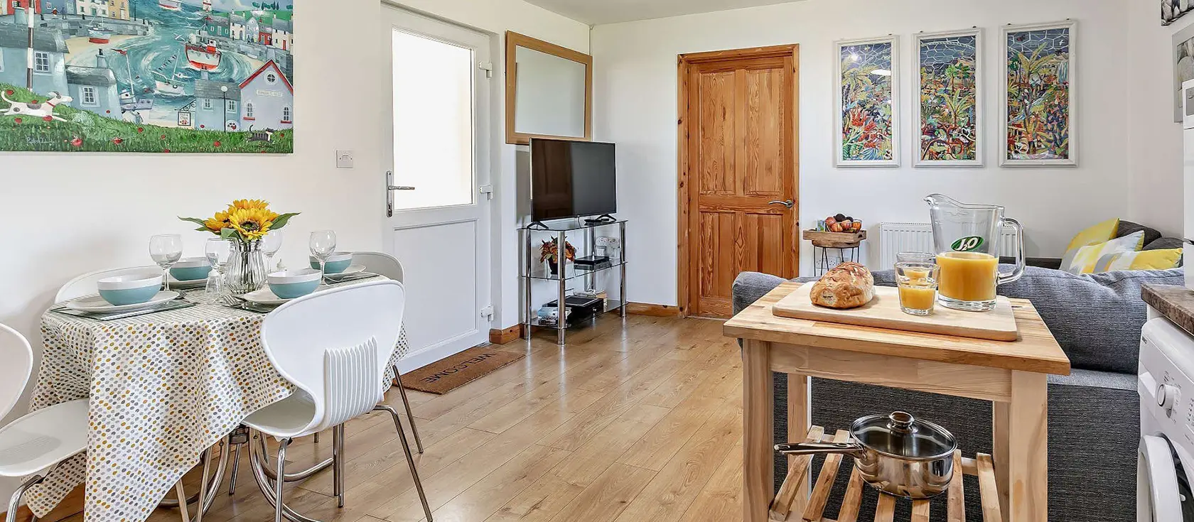 The Palms, Newquay is a charming cottage offering the perfect blend of comfort and luxury with a private hot tub and sauna. Ideally located for coastal walks and beach adventures, this two-bedroom retreat provides the ultimate Cornish escape.