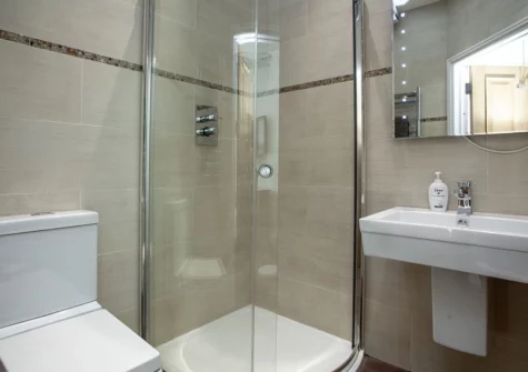 Bedroom #2 en-suite at The Penthouse, 15 At The Beach, Torcross