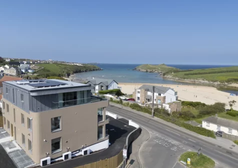 The Penthouse, Oasis Sands is set in a superb location just 2-minutes walk from the beach