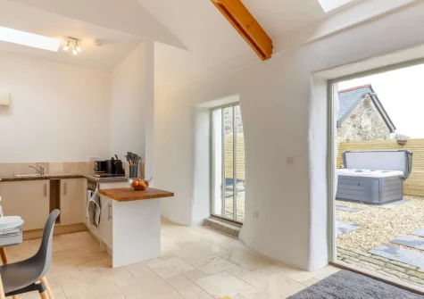 The dining area & kitchen at The Piggery at Glen View, Burncoose