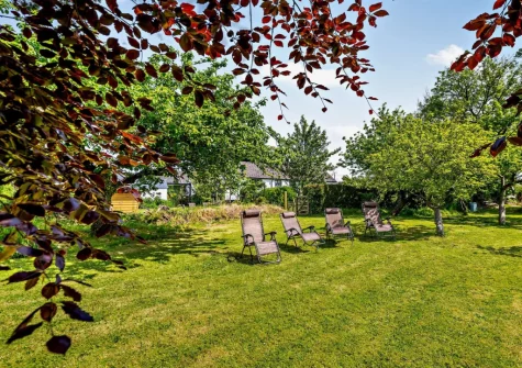 The beautifully manicued garden at The Pines, Eastleigh