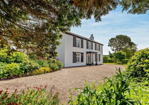 The Pines boasts a large garden area with BBQ lodge, an orchard and a play area amongst seven acres of private grounds