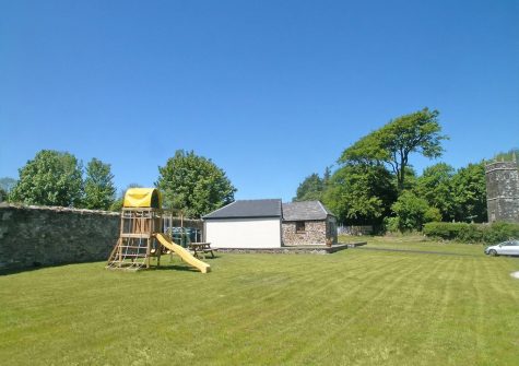 The shared garden at The Place 2 B, Higher Churchtown Farm, Tresmeer