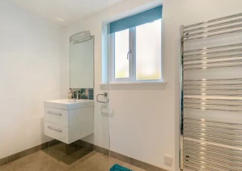 Bedroom #1 en-suite shower room at The Reeds, Croyde