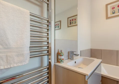The bathroom at The Reeds, Croyde