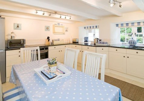 The kitchen & dining area @ The Rigging, Polperro