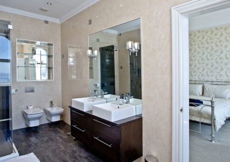 Bedroom #1 en-suite at The Riviera Mansion, Torquay