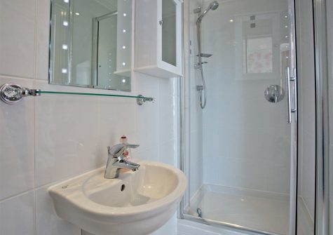 Bedroom #2 en-suite at The Riviera Mansion, Torquay