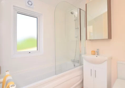 The bathroom at The Rose Lodge, Fenny Bridges