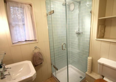 Bedroom #3 en-suite at The Roundhouse, West Anstey