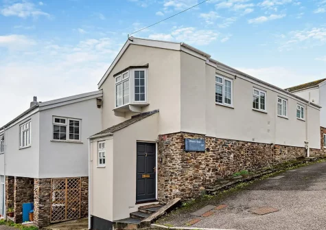 The Salt House is beautifully stylish & luxury accommodation with patio garden perfect for dining alfresco