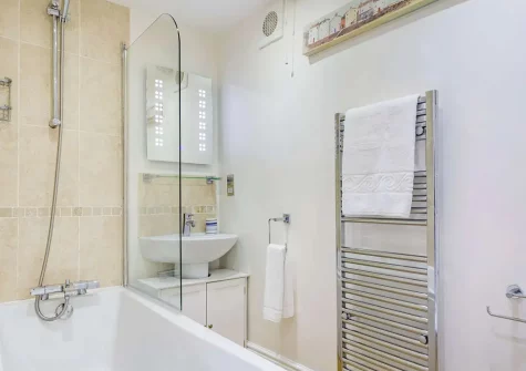 The bathroom at The Sea Dog Retreat, Brixham