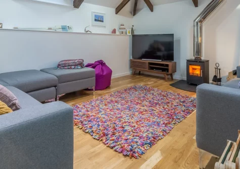 The Shires at Presingoll Barns, St Agnes, is a lovingly restored dog-friendly barn conversion blending traditional character with modern comfort. Enjoy vaulted ceilings, a cosy wood burner and easy access to Cornwall's beaches and attractions.