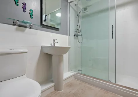 Bedroom #1 en-suite at The Spinnakers, Newquay