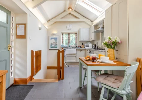 The kitchen & dining area at The Stable, Dunmere