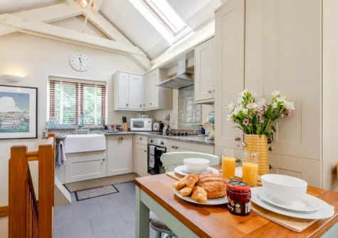 The kitchen & dining area at The Stable, Dunmere