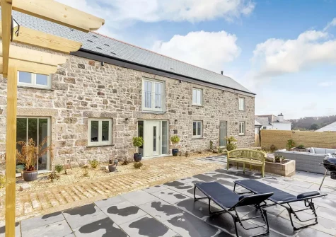 The patio & outdoor sitting area at The Stables at Glen View, Burncoose