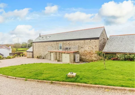 The rear garden at The Stables at Glen View, Burncoose