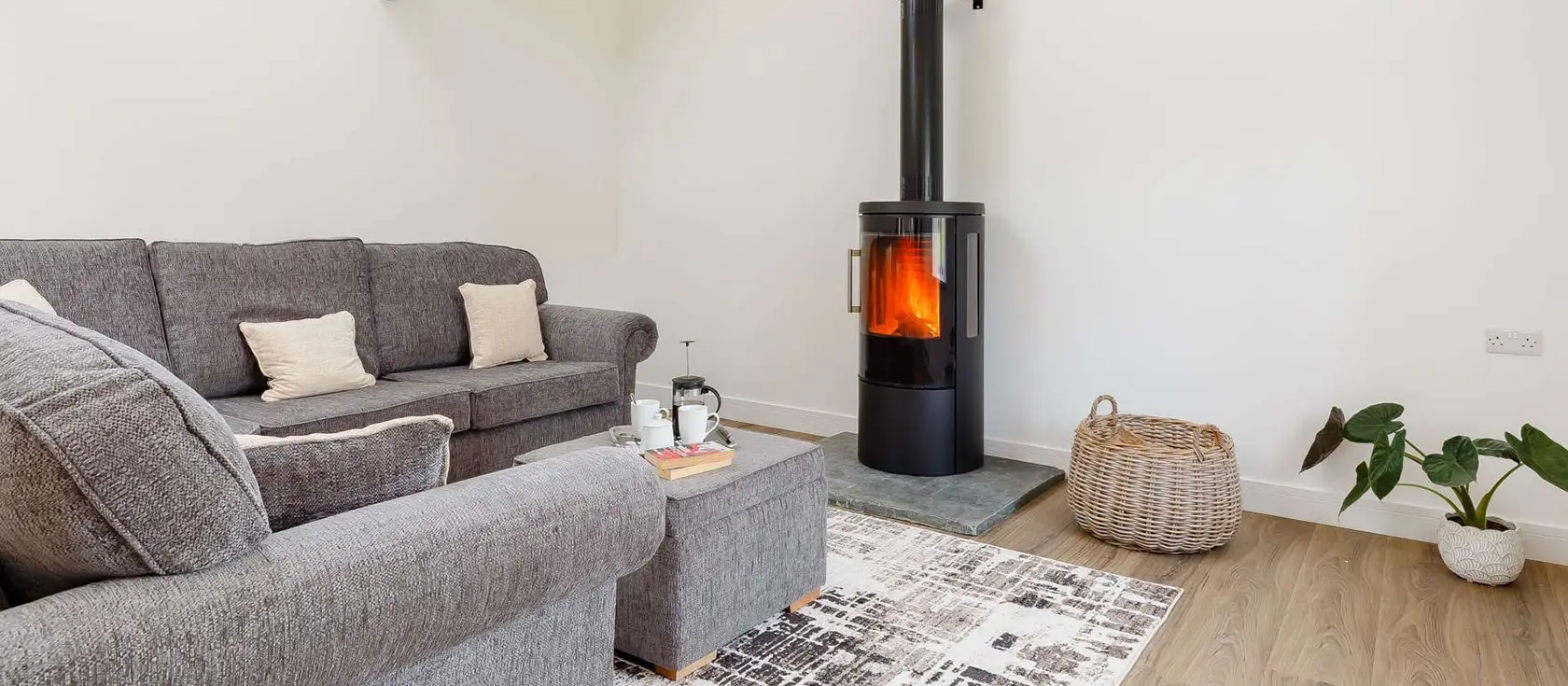The Stables at Glen View, Burncoose is a luxurious four-bedroom barn conversion nestled in the Cornish countryside. Features a bubbling hot tub, games room, and enclosed garden, perfectly positioned for exploring both stunning coasts & attractions.