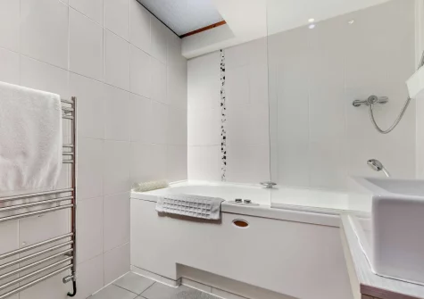 The bathroom at The Studio, Cubert