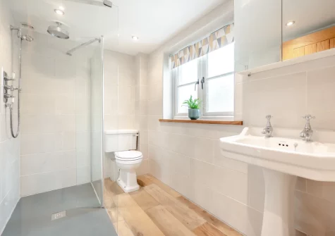 The shower room at The Swallows Nest, Launceston