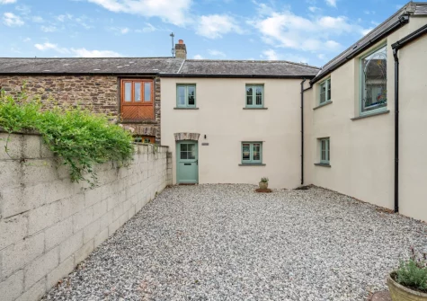 The Swallows Nest is a unique barn conversion, with an original well in the kitchen, in a rural location on a working farm