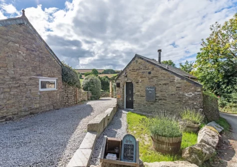 The Trefanny Inn is situated close to the picture-postcard fishing ports of Polperro and Looe
