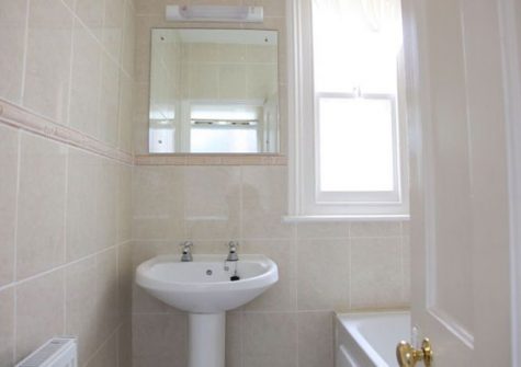 The bathroom @ The View, Newquay