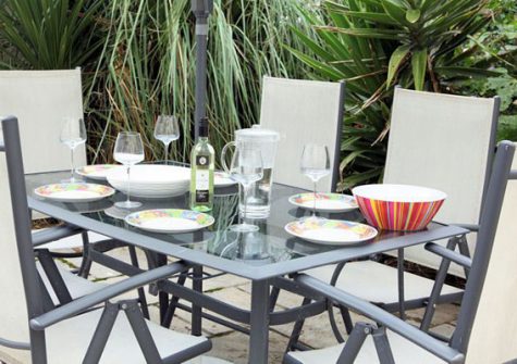 Dine alfresco on the patio @ The View, Newquay