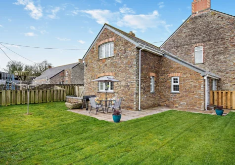 The enclosed garden at The Wash House, Cannalidgey Farm, St Issey