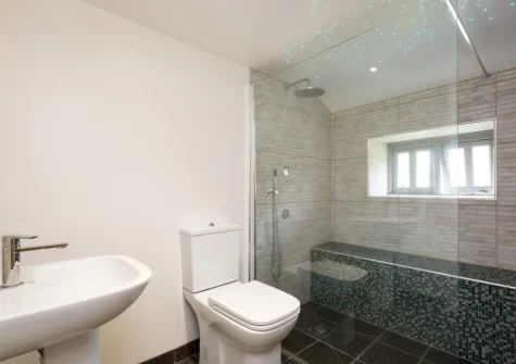 The wet room at The Workshop, High Bickington