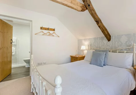 The bedroom at The Wren, Higher Clovelly