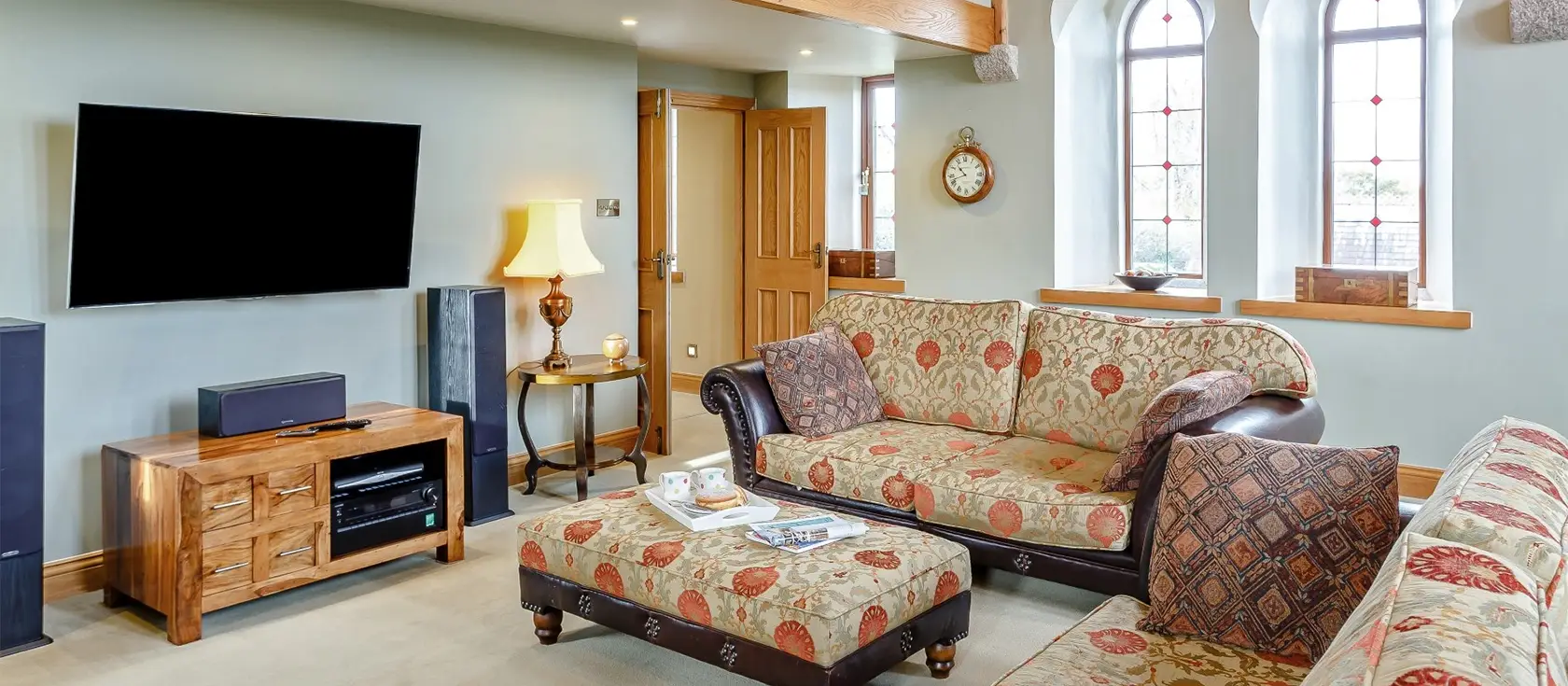 Thimble Hall, Latchley is a magnificent 4-bedroom retreat, a 19th-century chapel conversion offering spectacular views over the Tamar Valley and boasting 8 acres of land. With a BBQ patio and games garage, it offers proximity to Cornwall's treasures.