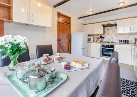The kitchen & dining area at Thistledown Cottage, Poughill