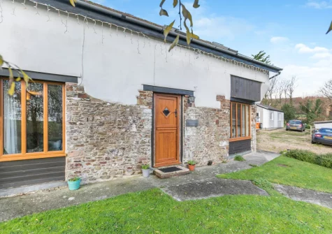 Thistledown Cottage is an enticing country cottage situated in beautiful green surroundings